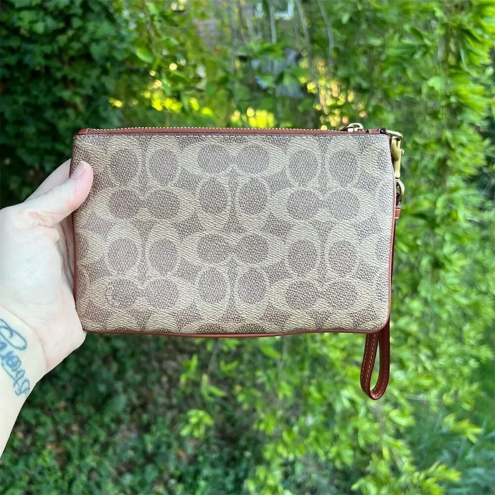 COACH Women's Signature Small Wristlet Brown/Tan w Gold Hardware AUTHENTIC